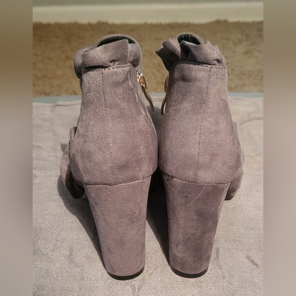 Cuties - Picture 5 of 6